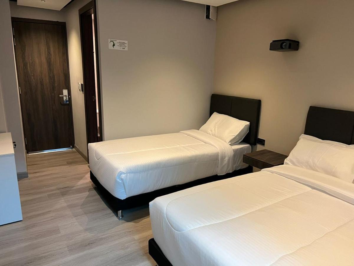 Hotel Htl Bogotá Exteriör bild